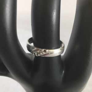 LARISA WOMEN’S SIZE 8 RING